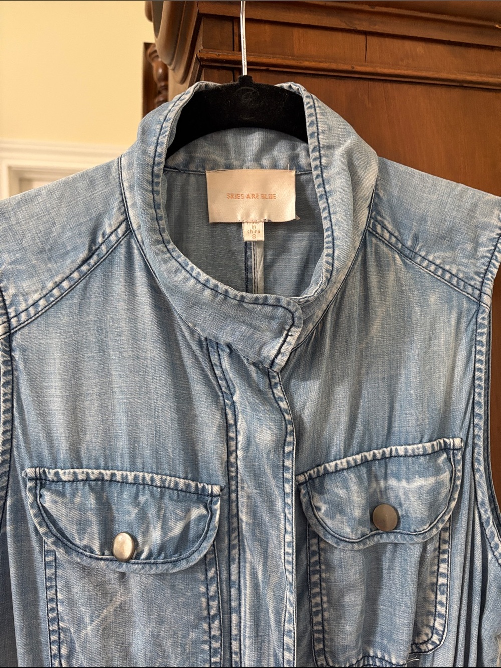 Skies Are Blue Light Wash Denim Sleeveless Cargo Utility Vest Distressing - Picture 4 of 15